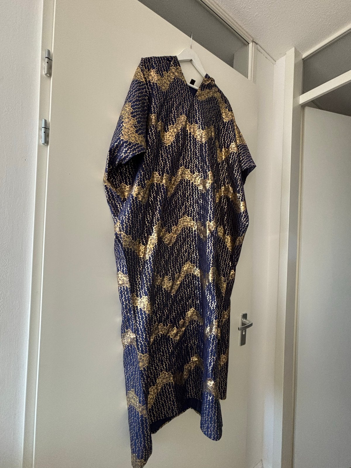 Blauwe Kaftan met Gouden Borduurwerk - Shein( djalaba farach, Ophalen of Verzenden, Nieuw, Blauw, Blouse of Tuniek