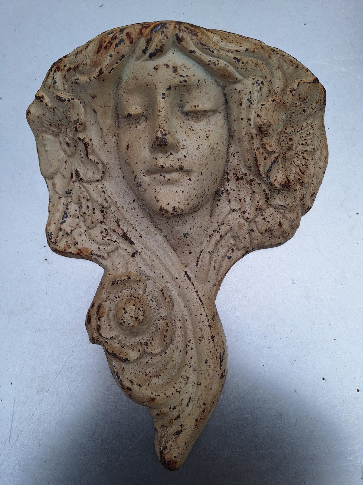 Gietijzer,gezicht,vintage, plantenhouder.DALEN,DRENTHE, Metaal, 30 cm, Gebruikt, Wandhanger