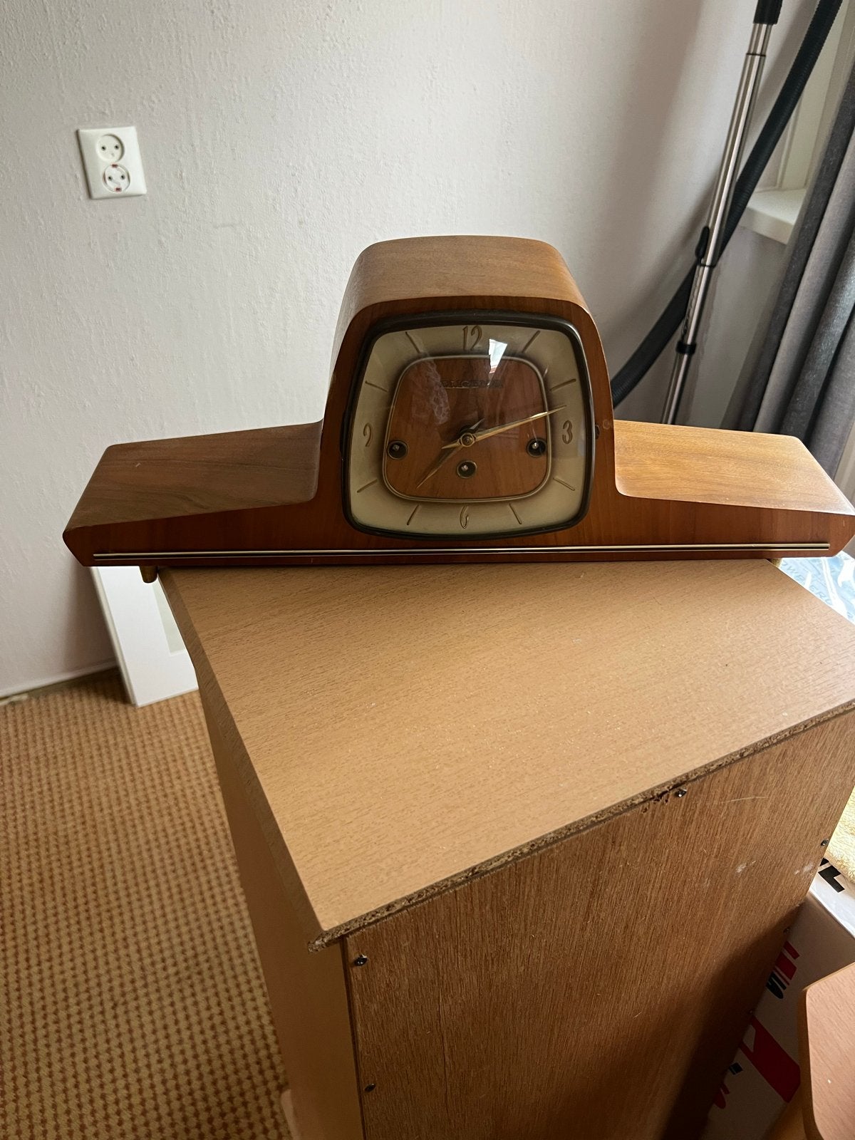 Twee vintage klokken: tafelklok en schouwklok €25 per klok, Antiek en Kunst, Ophalen