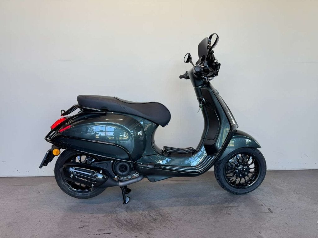 Vespa Sprint Brom 45km/h, BJ 2022, Camouflage Green Metallic, Fietsen en Brommers, Scooters | Vespa, Niet ingevuld, Gebruikt, Niet ingevuld