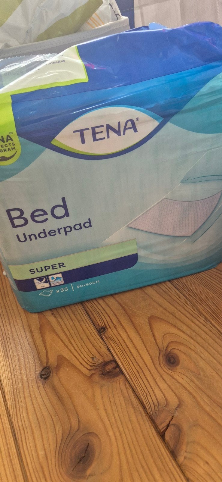 Tena bedbeschermers, Ophalen