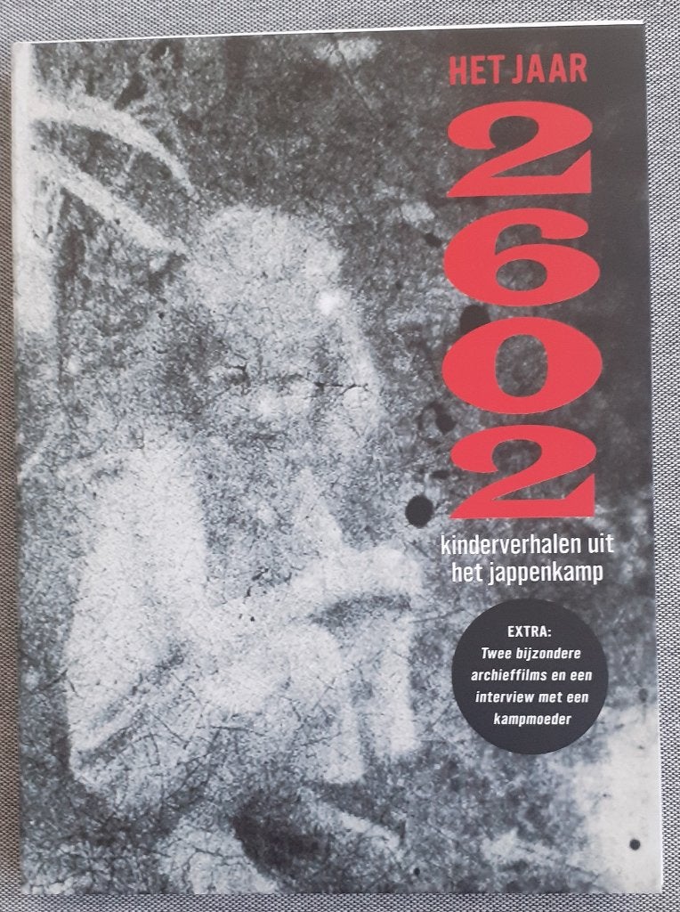 Het jaar 2602 - Kinderverhalen uit het jappenkamp, Inclusief doosje, Zo goed als nieuw, Politiek of Geschiedenis, Vanaf 12 jaar