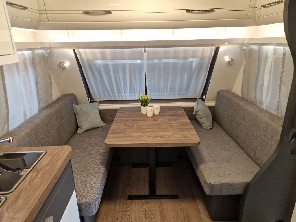 Hobby Excellent 495 WFB Model 2027, Caravans en Kamperen, Schokbreker, Standaardzit, Hobby, Bedrijf