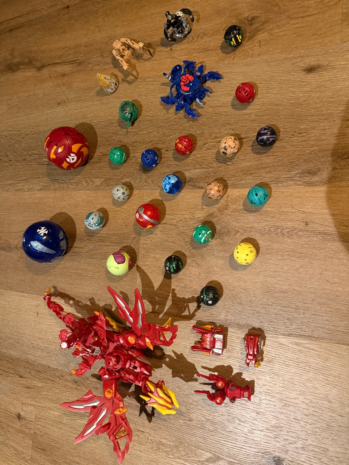 Grote Bakugan collectie met diverse figuren en ballen, Ophalen of Verzenden, Gebruikt, Jongen of Meisje