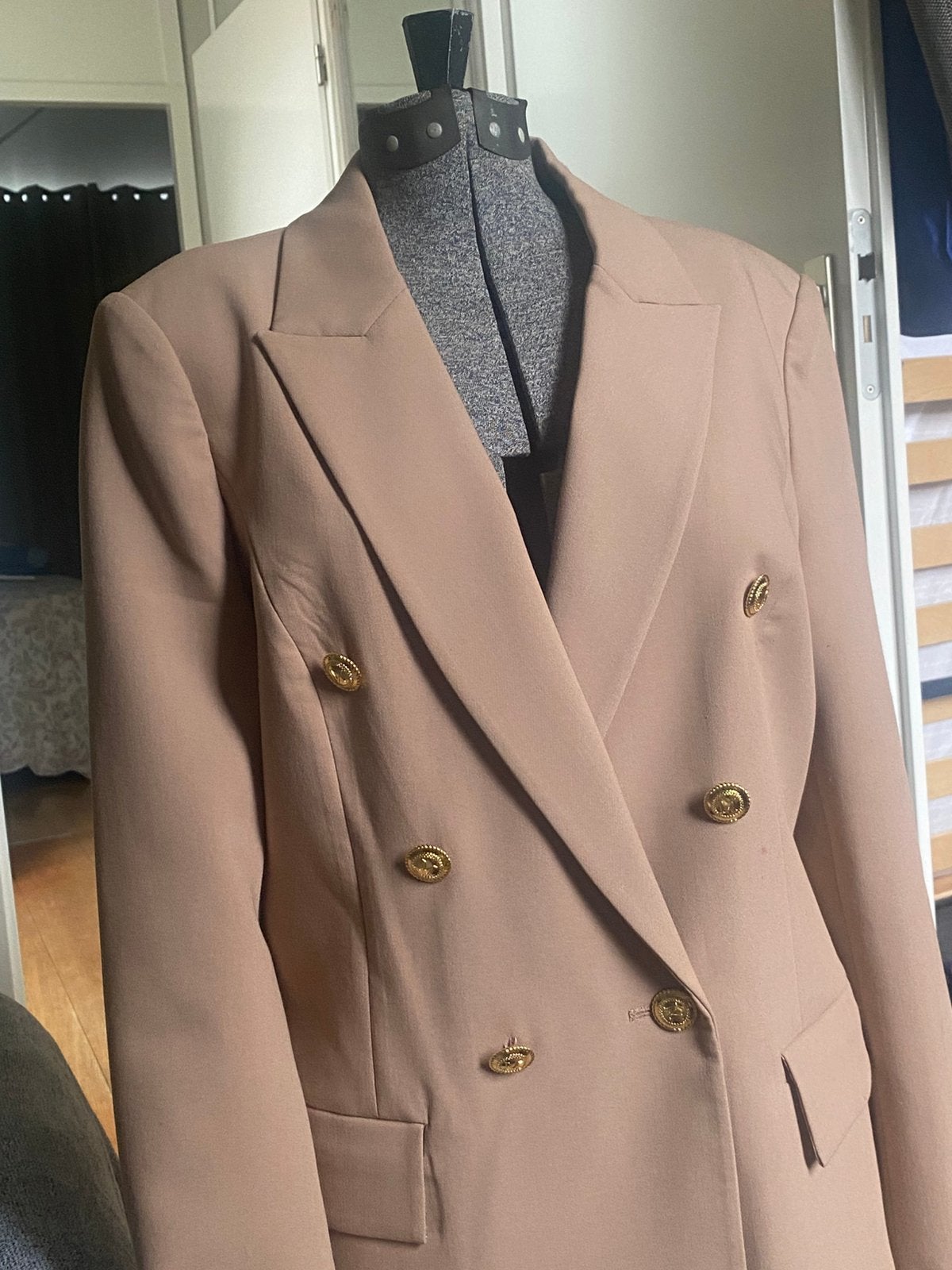 Prachtig getailleerd damescolbert Marciano by Guess, Kleding | Heren, Kostuums en Colberts, Ophalen of Verzenden, Zo goed als nieuw