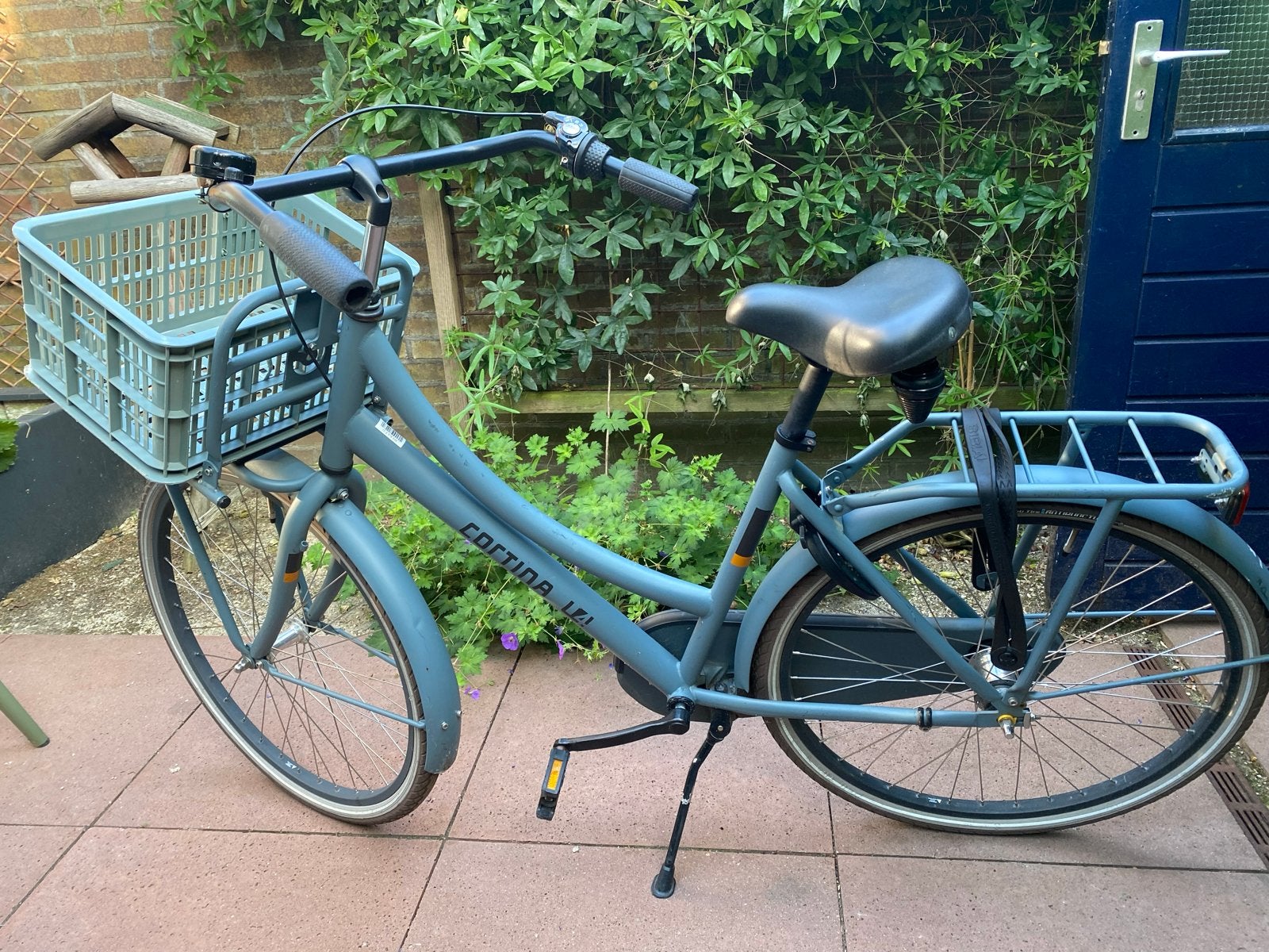 Cortina U4 Meisjesfiets 26 inch met krat, Fietsen en Brommers, Fietsen | Meisjes, Terugtraprem, Gebruikt, Handrem, Ophalen