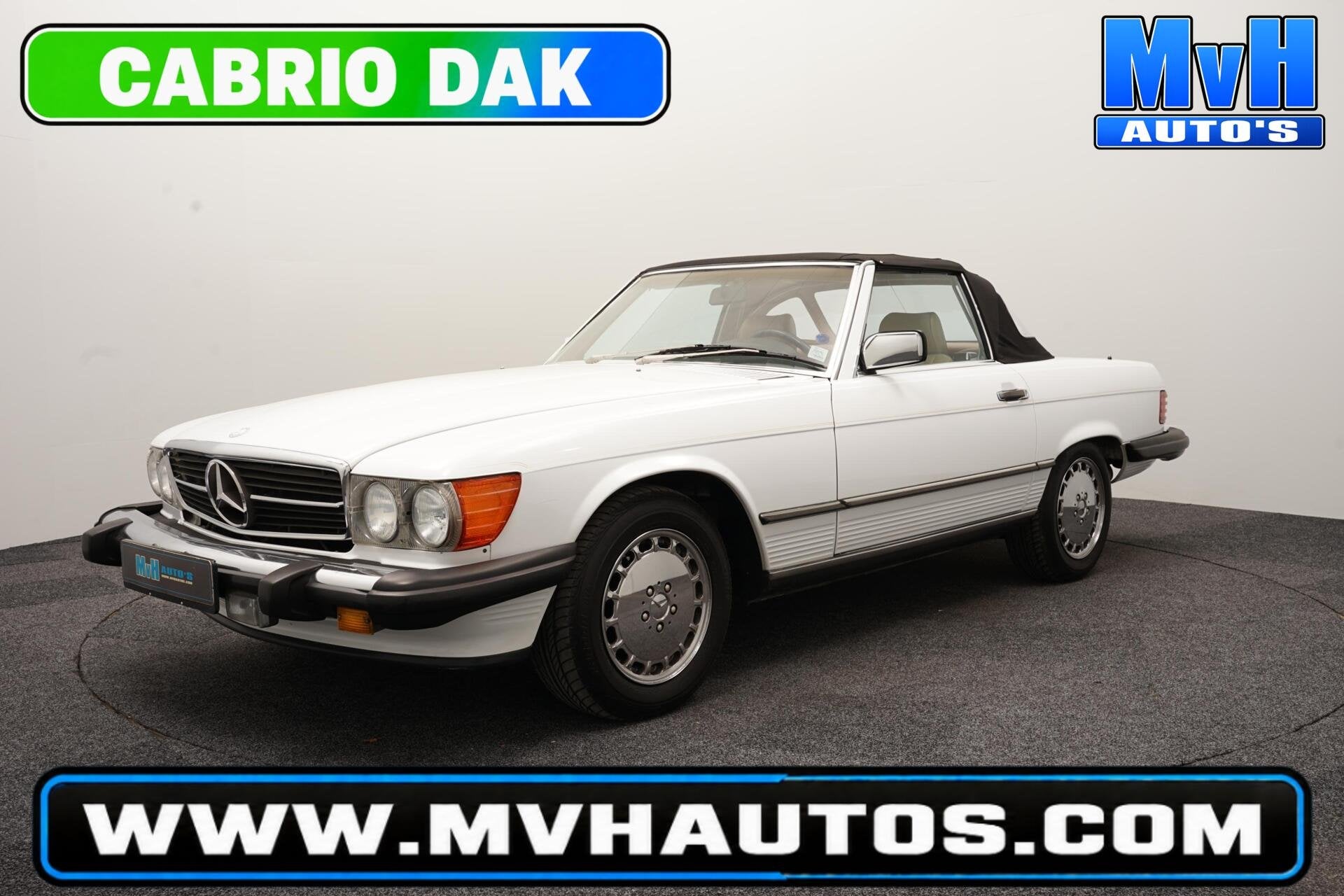 Mercedes SL-klasse 560 SL|Roestvrij-Californische klassieker, Auto's, Oldtimers, Achterwielaandrijving, 4973 cc, Wit, 2 stoelen