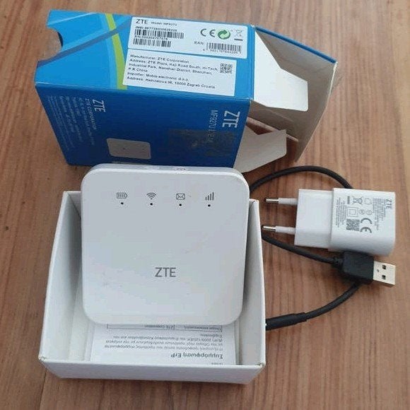 ZTE MF927U, 4G LTE mobiele Wi-Fi-router, Ophalen of Verzenden, Zo goed als nieuw, Router