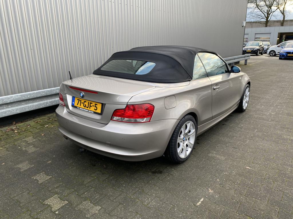 BMW 1 Serie Cabrio 118i High Executive 133Dkm.NAP AUTOMAAT,, Auto's, Zwart, Cabriolet, 4 stoelen, 1405 kg