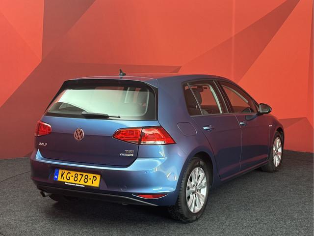 Volkswagen Golf 1.0 TSI Comfortline, Auto's, Gebruikt, Blauw, 23 km/l, Origineel Nederlands