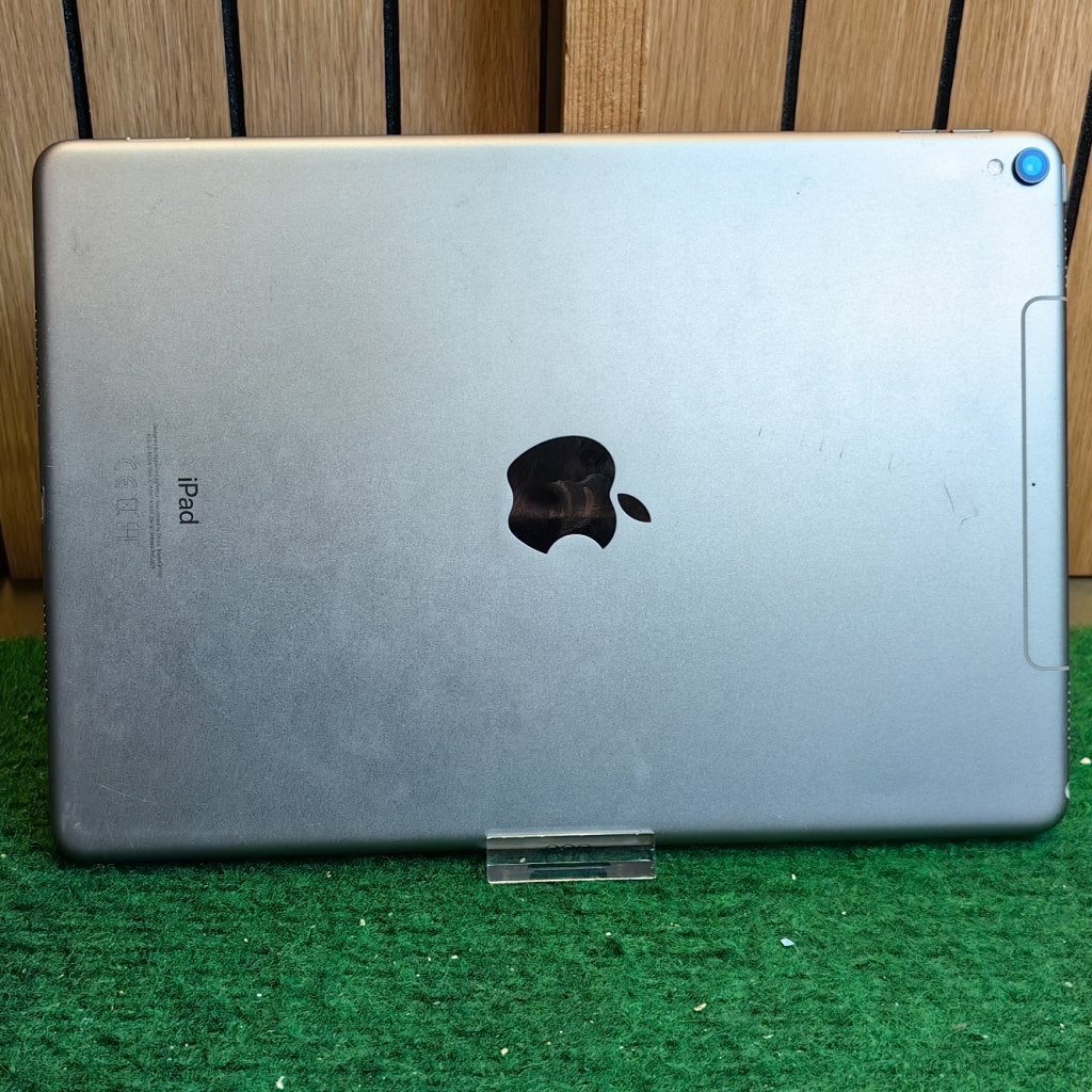 Apple iPad Pro 10.5 2017 - In Goede Staat, Computers en Software, Apple iPads, Apple, Zo goed als nieuw, Support@apple.com, One Apple Park Way
Cupertino, CA 95014
United States