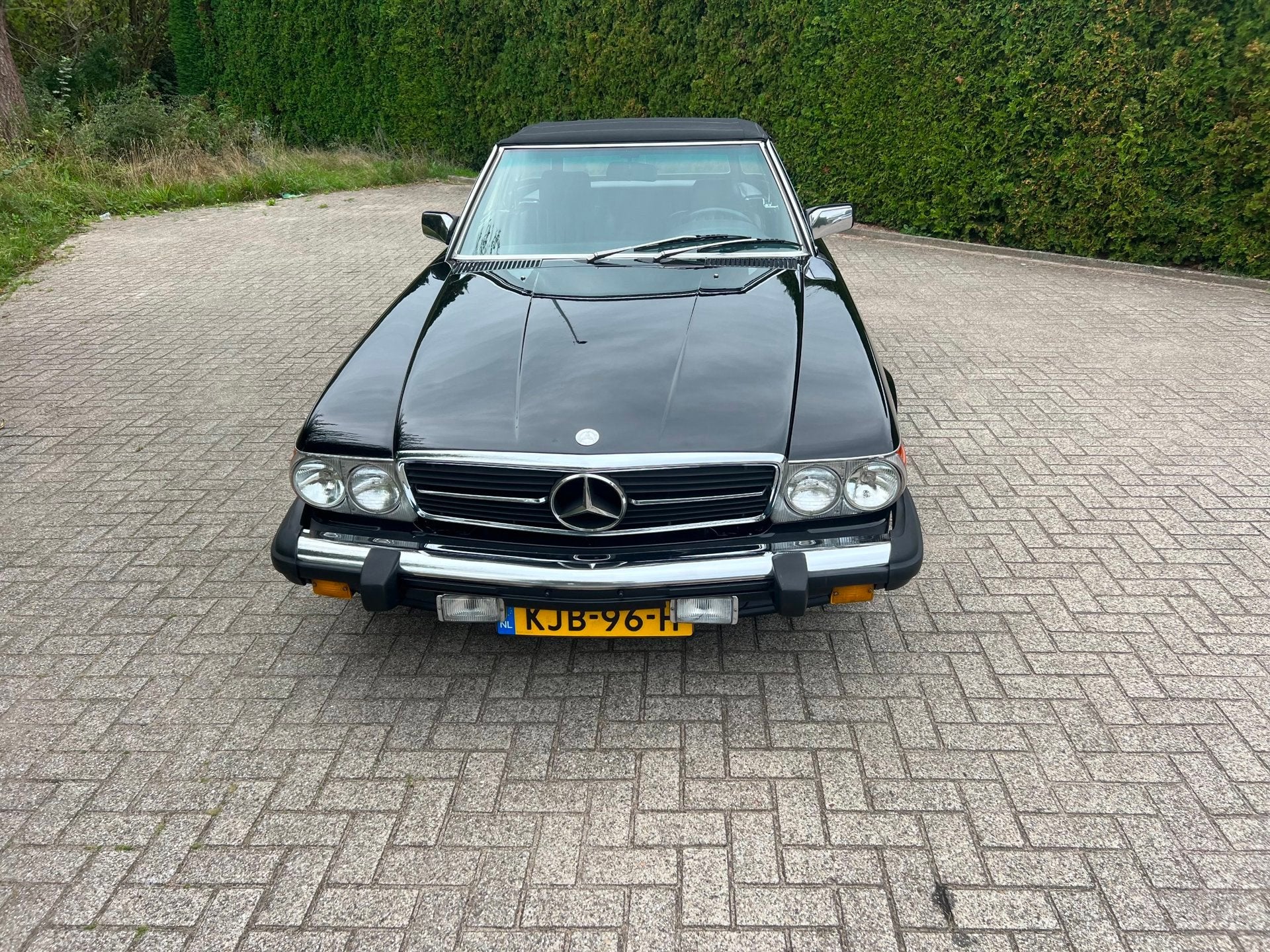 Mercedes-Benz 560 SL AIRCO 1E LAK ZWART ZEER MOOI, Auto's, Metallic lak, Gebruikt, 8 cilinders, Overige carrosserieën