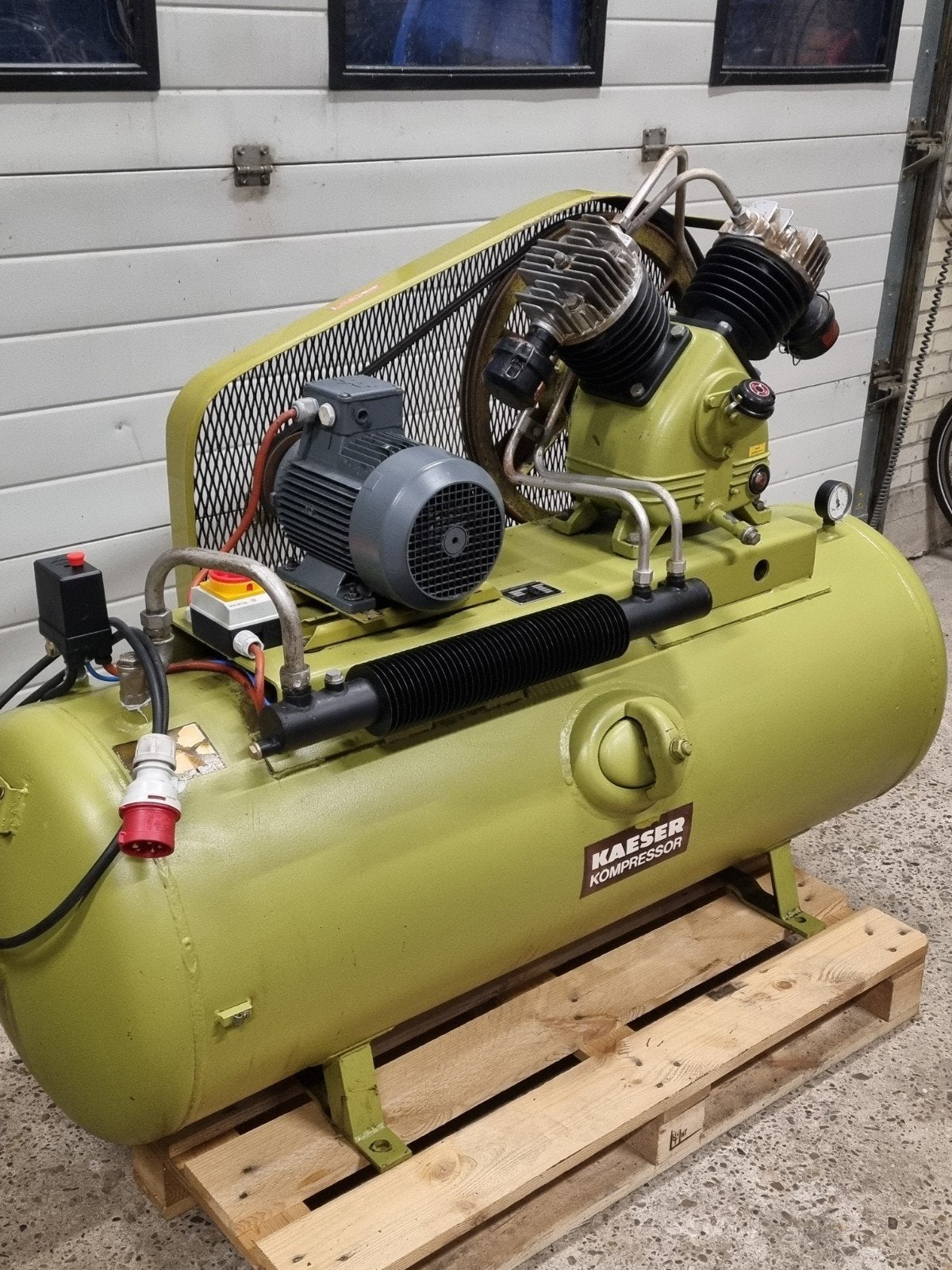 Compressor, Gebruikt, Mobiel, 6 tot 10 bar, 100 liter of meer