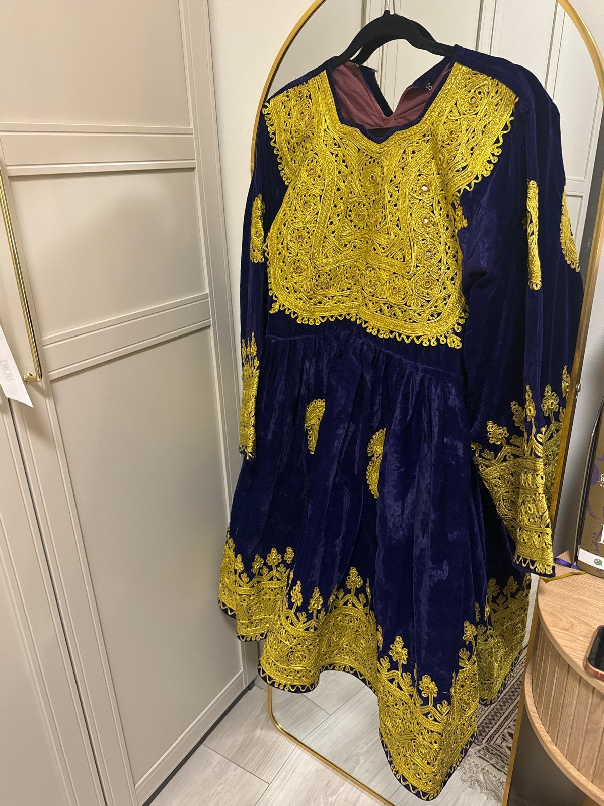Traditionele Afghaanse jurk met gouden borduursels, Kleding | Dames, Ophalen, Overige typen, Blauw, Maat 42/44 (L)