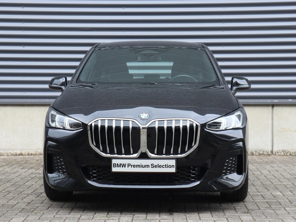 BMW 2 Serie Active Tourer 218i | M Sportpakket | Trekhaak |, Gebruikt, Met garantie (alle), 1445 kg, Zwart