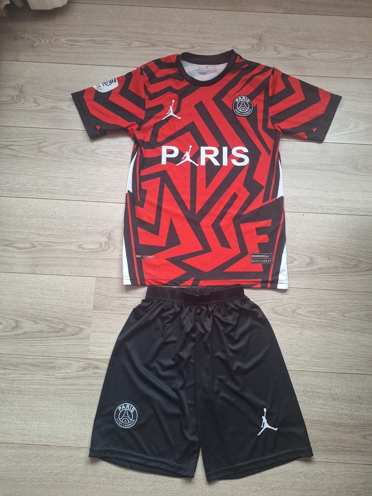 PSG tenue maat 164, Kinderen en Baby's, Ophalen of Verzenden, Zo goed als nieuw, Setje, Nike