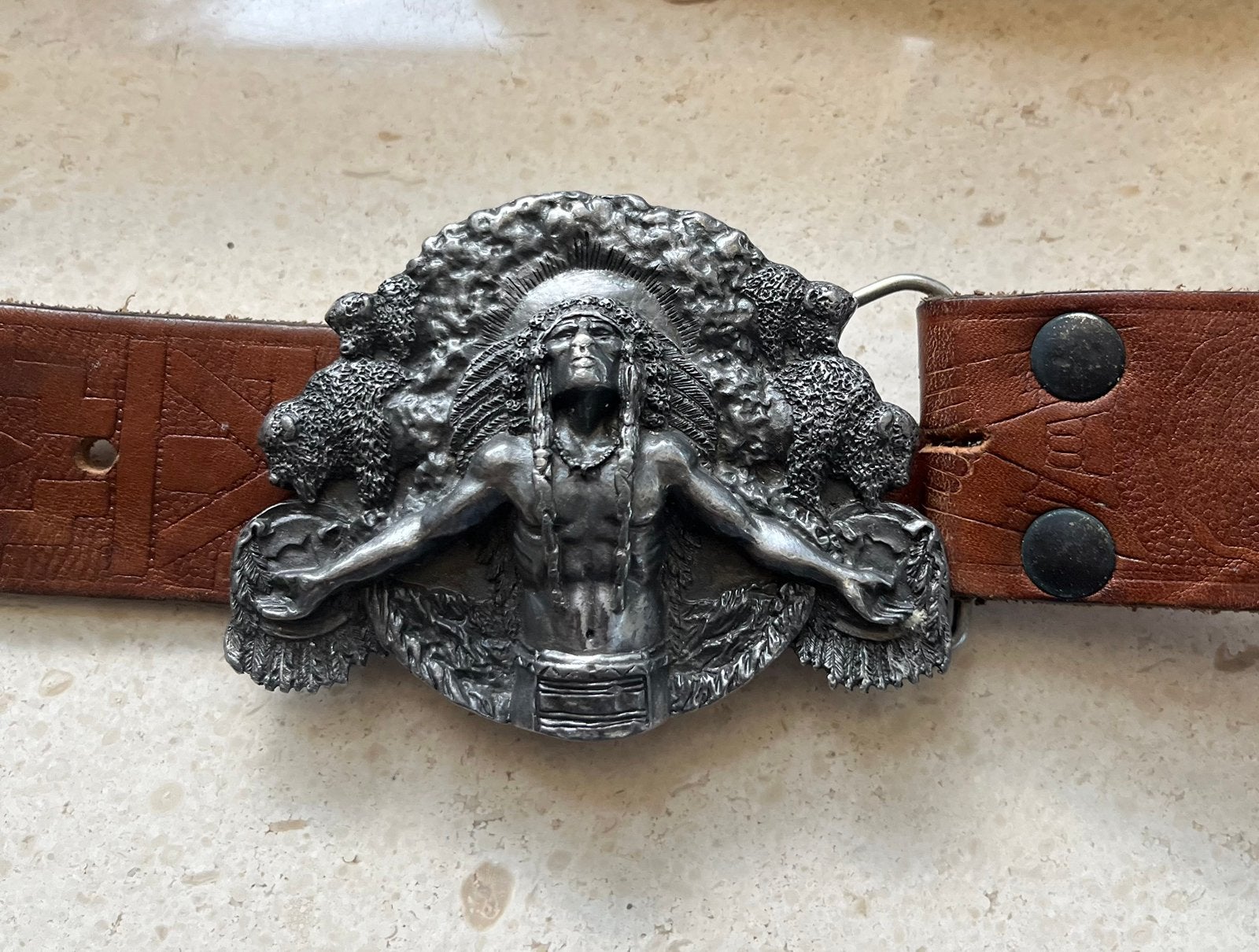 Leren riem met Buckle afbeelding van een Indiaan, Bruin, Echt leder, Riem of Ceintuur, Gedragen