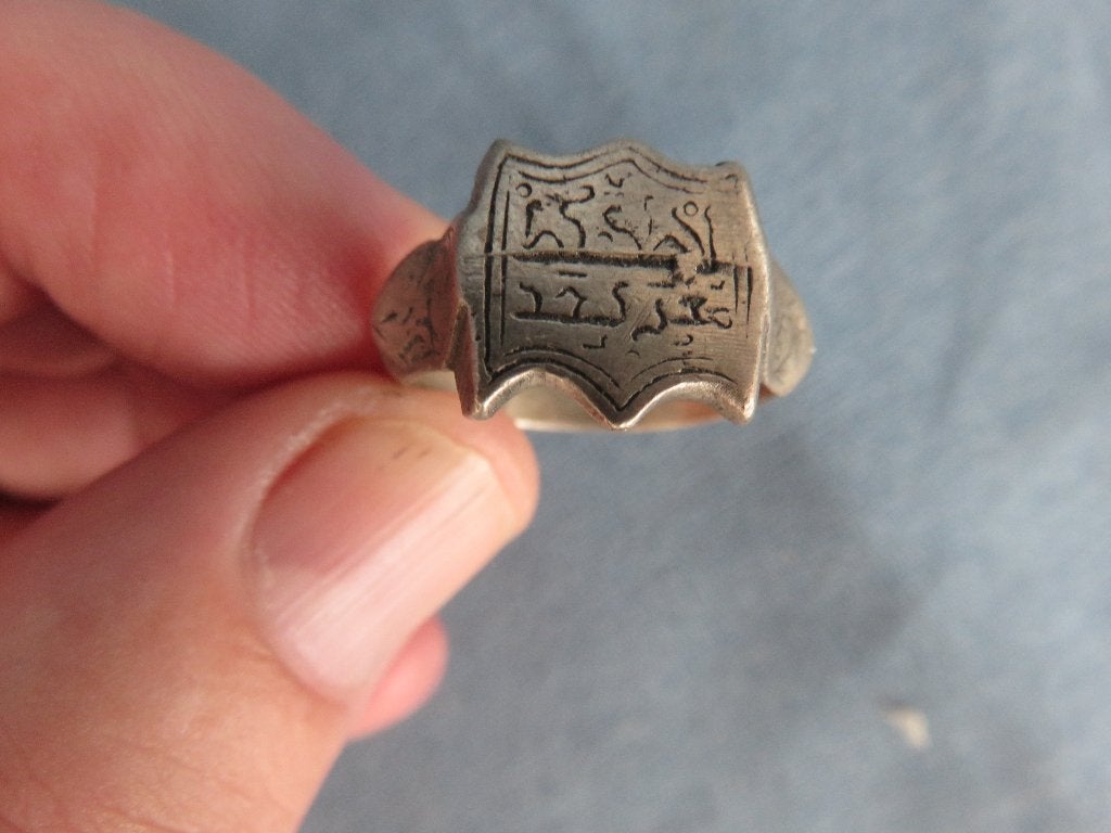 Antieke ring met sier / tekst - 20e eeuw, Ophalen of Verzenden, Overige materialen, Ring
