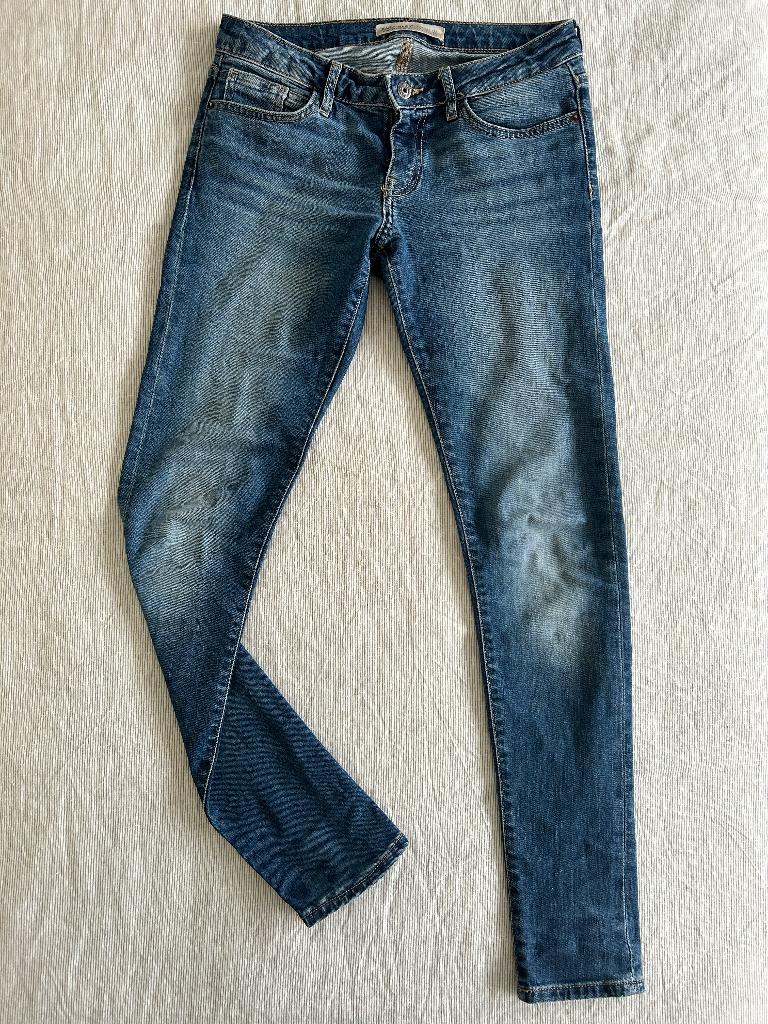 Opruiming .... ZARA Woman premium denim collection 36, Ophalen of Verzenden, Zo goed als nieuw, Blauw, W28 - W29 (confectie 36)