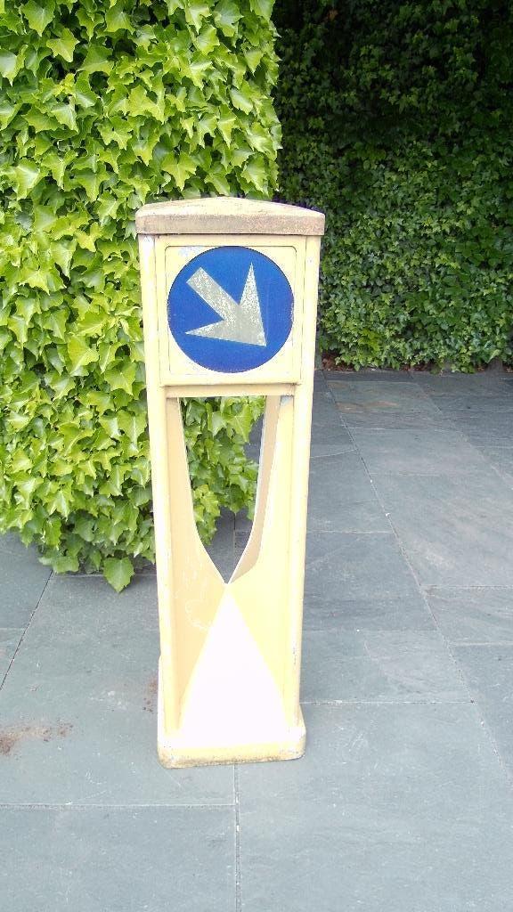 verkeerszuil retro, Ophalen, Gebruikt