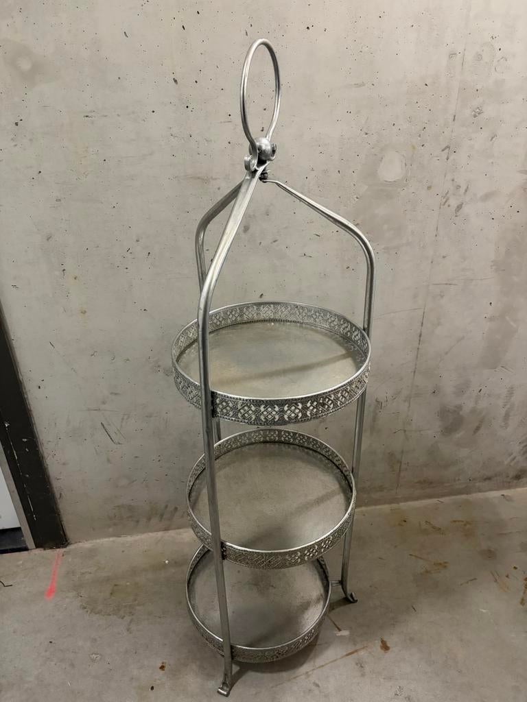 Tafel etagiere, Ophalen, Gebruikt