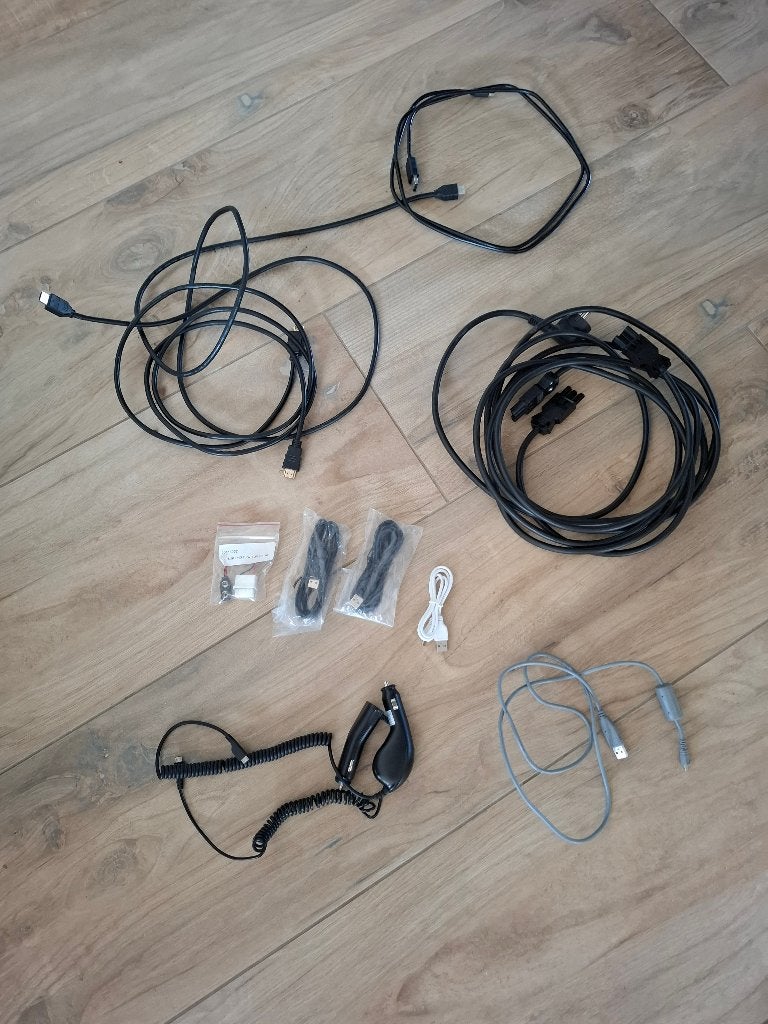 Partij kabels en opladers - HDMI - DisplayPort - USB, Computers en Software, Pc- en Netwerkkabels, Ophalen of Verzenden, Zo goed als nieuw
