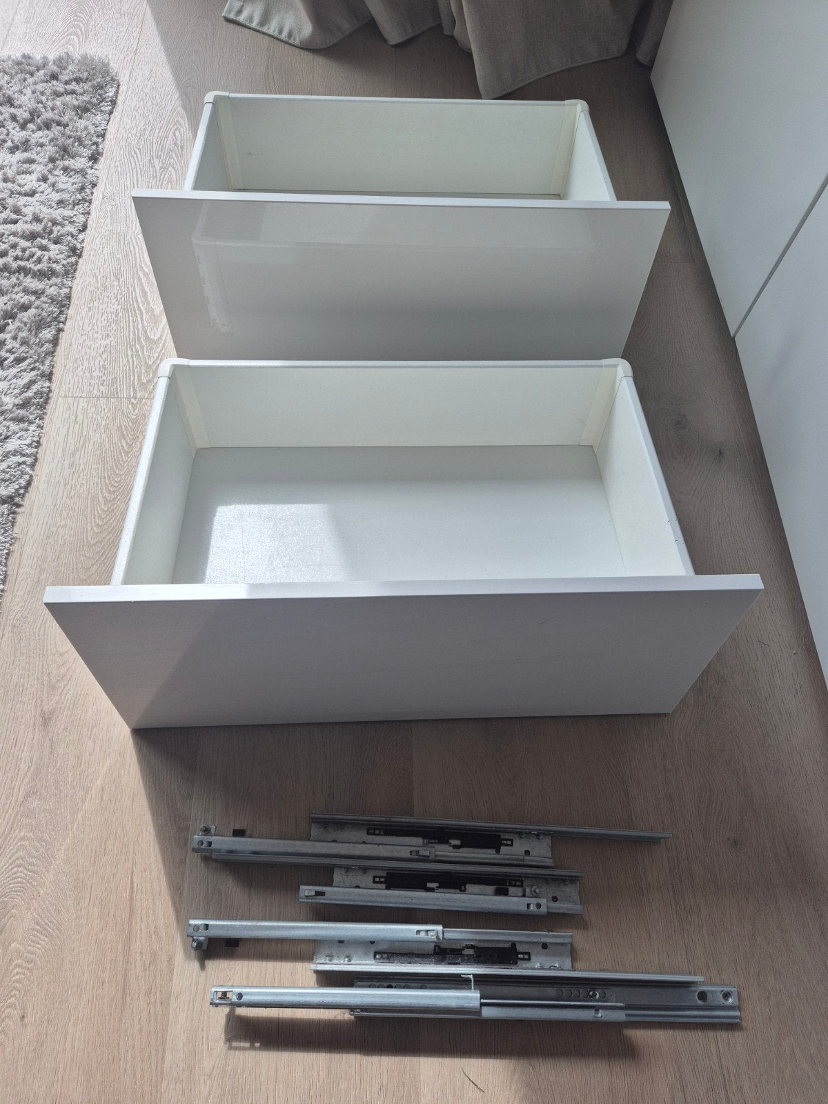Ikea besta lades met Selsviken front hoogglans wit, Huis en Inrichting, Ophalen, 50 tot 100 cm, Zo goed als nieuw, Minder dan 100 cm