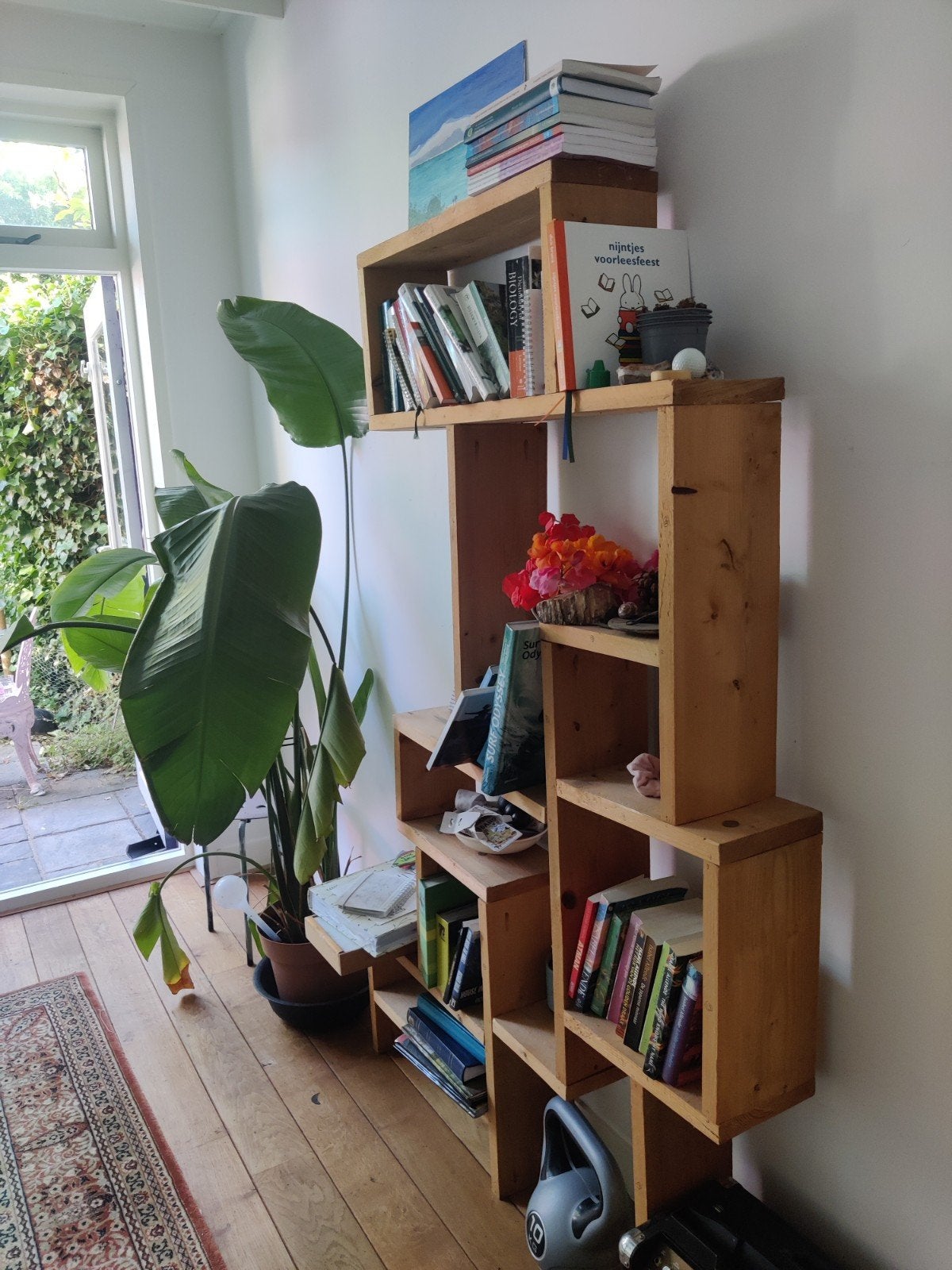 Unieke handgemaakte boekenkast - sterk, Ophalen, Met plank(en), 100 tot 150 cm, Zo goed als nieuw