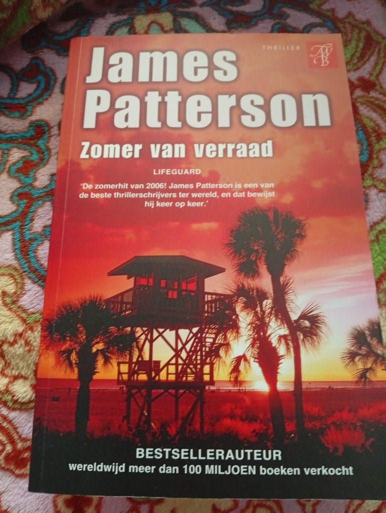 Zomer van verraad  - James Patterson, Ophalen of Verzenden, Zo goed als nieuw, James Patterson