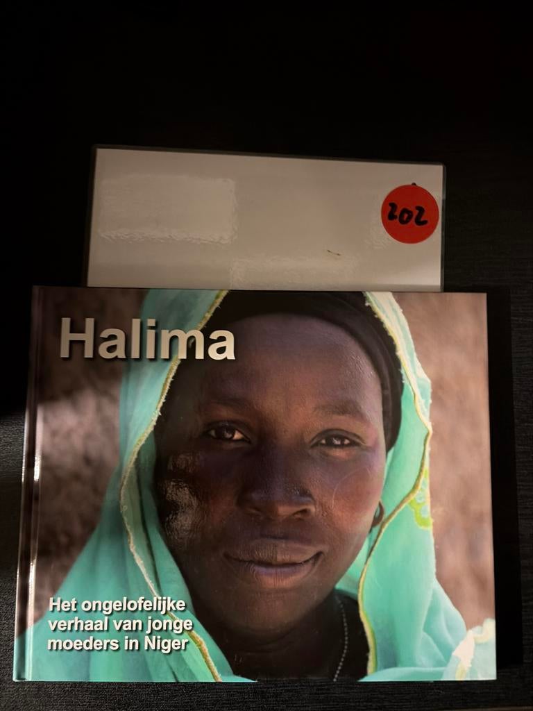 Halima: Het ongelofelijke verhaal van jonge moeders in Niger, Ophalen of Verzenden, Zo goed als nieuw, Overige
