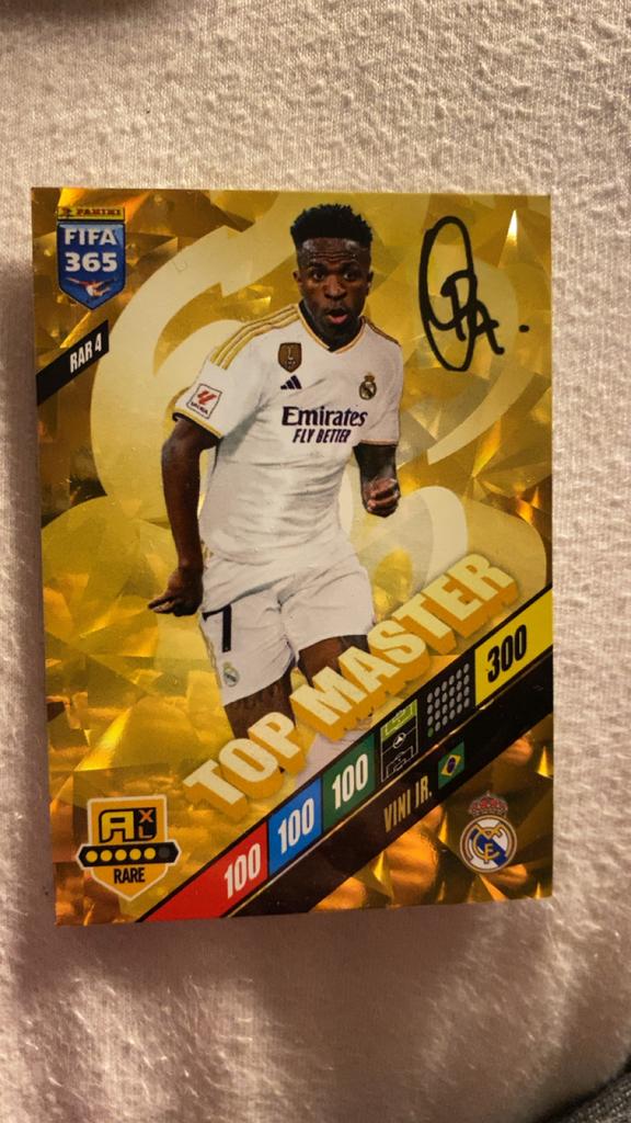 Panini FIFA 365 Top Master Vini Jr. met handtekening, Hobby en Vrije tijd, Stickers en Plaatjes, Ophalen of Verzenden, Zo goed als nieuw