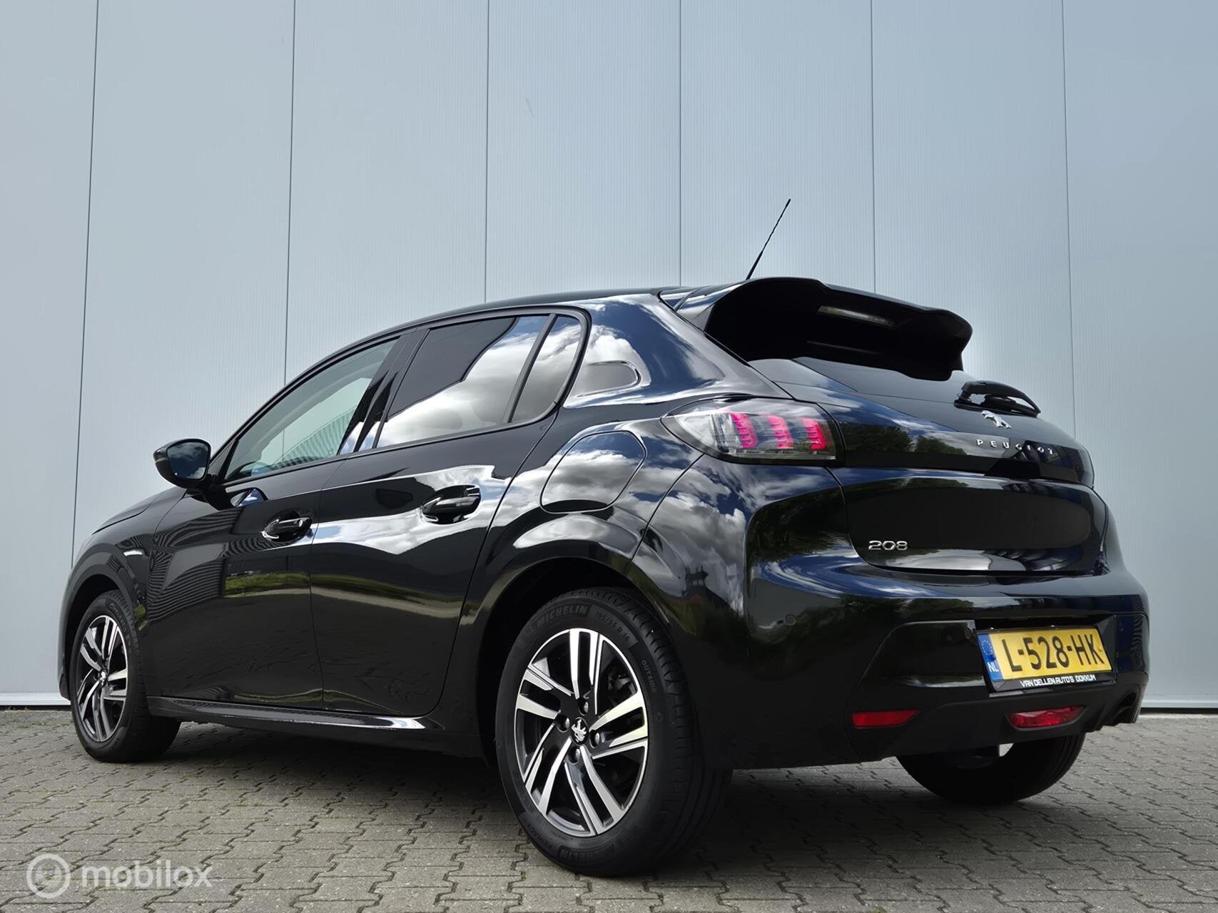 PEUGEOT 208 1.2 PURETECH ALLURE AUTOMAAT/FULL LED/HALF LEDER, 101 pk, Gebruikt, Euro 6, Origineel Nederlands