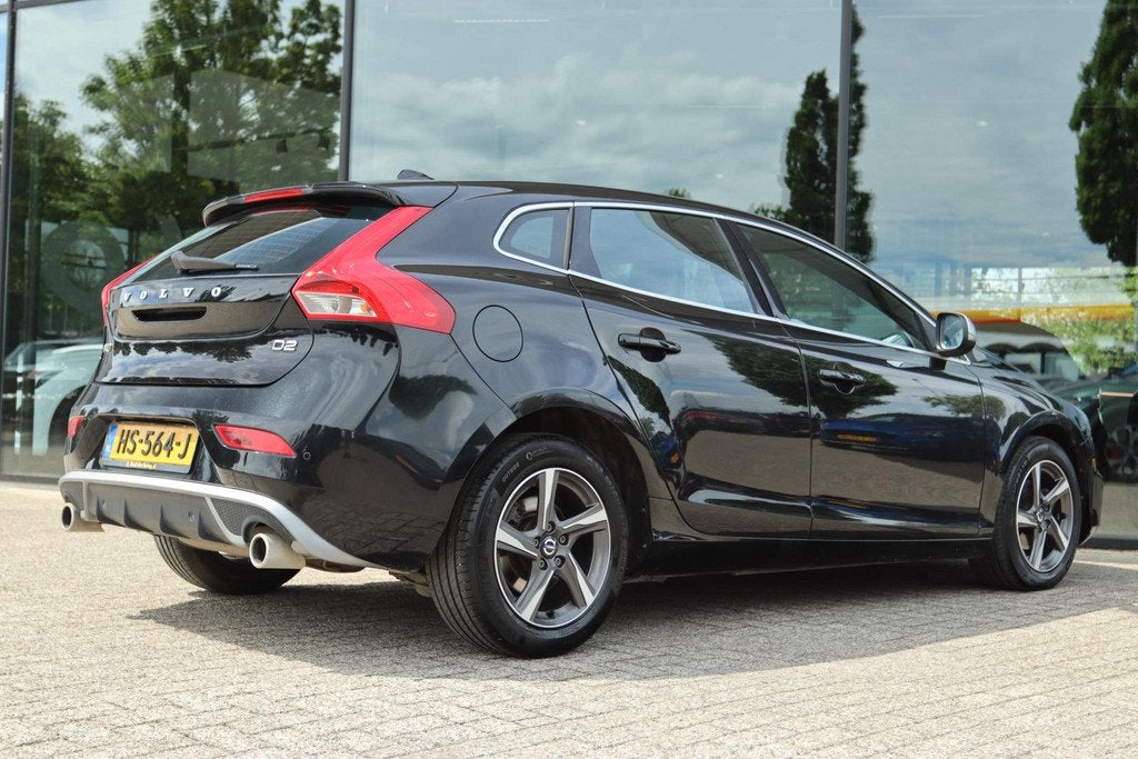 VOLVO V40 2.0 D2 R-DESIGN BUSINESS EURO 6 | NAVI | XENON | P, Auto's, Voorwielaandrijving, Gebruikt, Euro 6, 4 cilinders