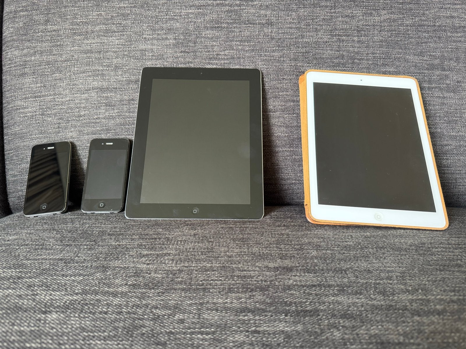 Apple iPad Air 2 (128GB, Wi-Fi) en 2x iPhone 4, 10 inch, Wit, Apple iPad Air, Ophalen of Verzenden