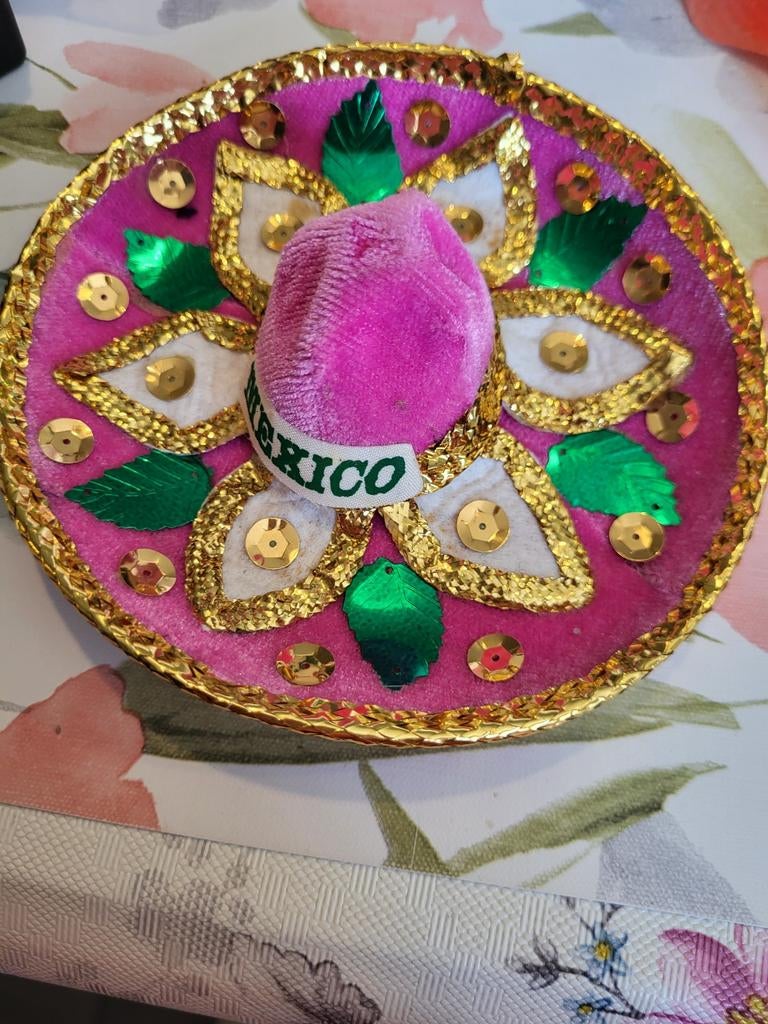 Mini sombrero Mexico roze fluweel, Verzamelen, Poppen, Ophalen of Verzenden