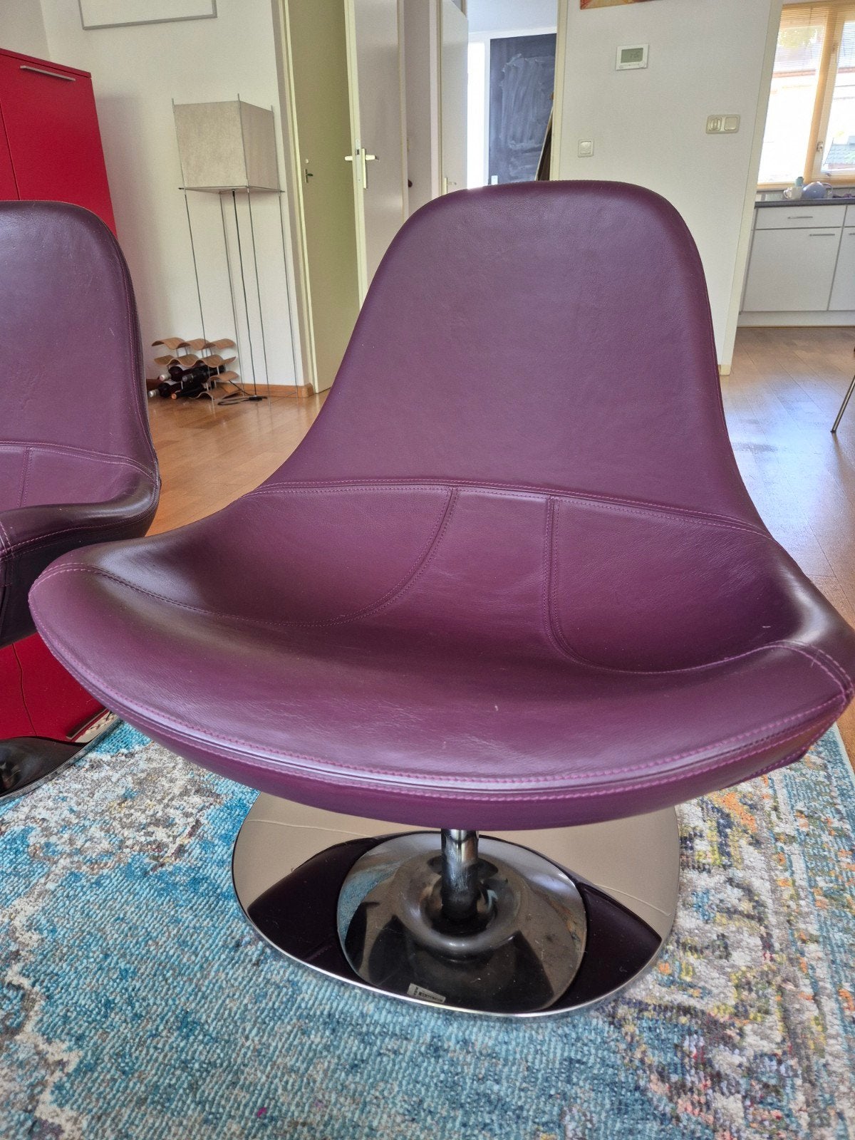 IKEA TIRUP leren draaifauteuil paars 2 st. € 100,00, Ophalen, Gebruikt, Vintage, 75 tot 100 cm