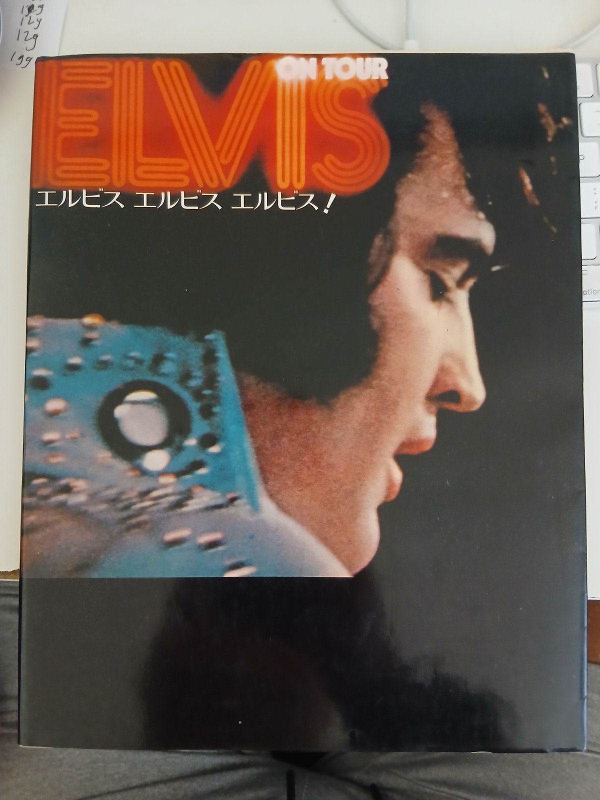 Elvis On Tour - Fotoboek Japan, Ophalen of Verzenden, Zo goed als nieuw, Artiest, Onbekend