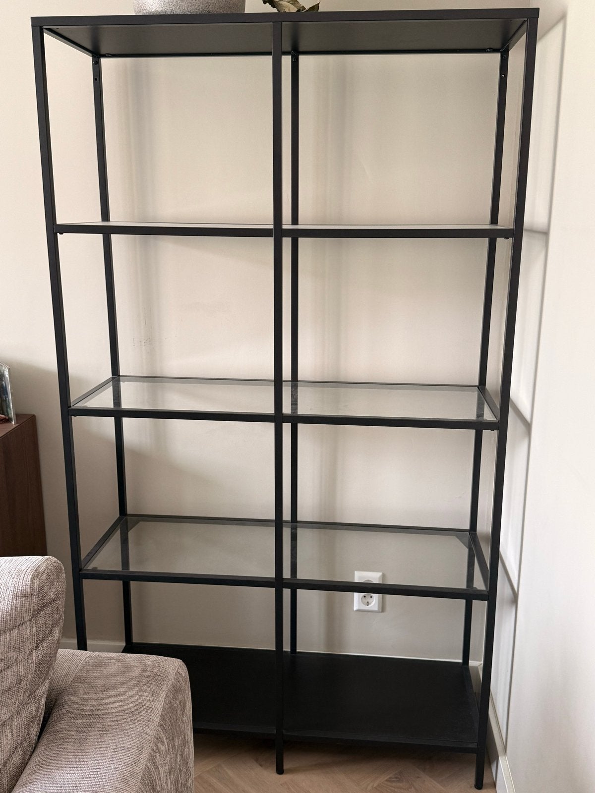 VITTSJÖ IKEA stellingkast zwart, Ophalen, Met plank(en), Gebruikt, 100 tot 150 cm