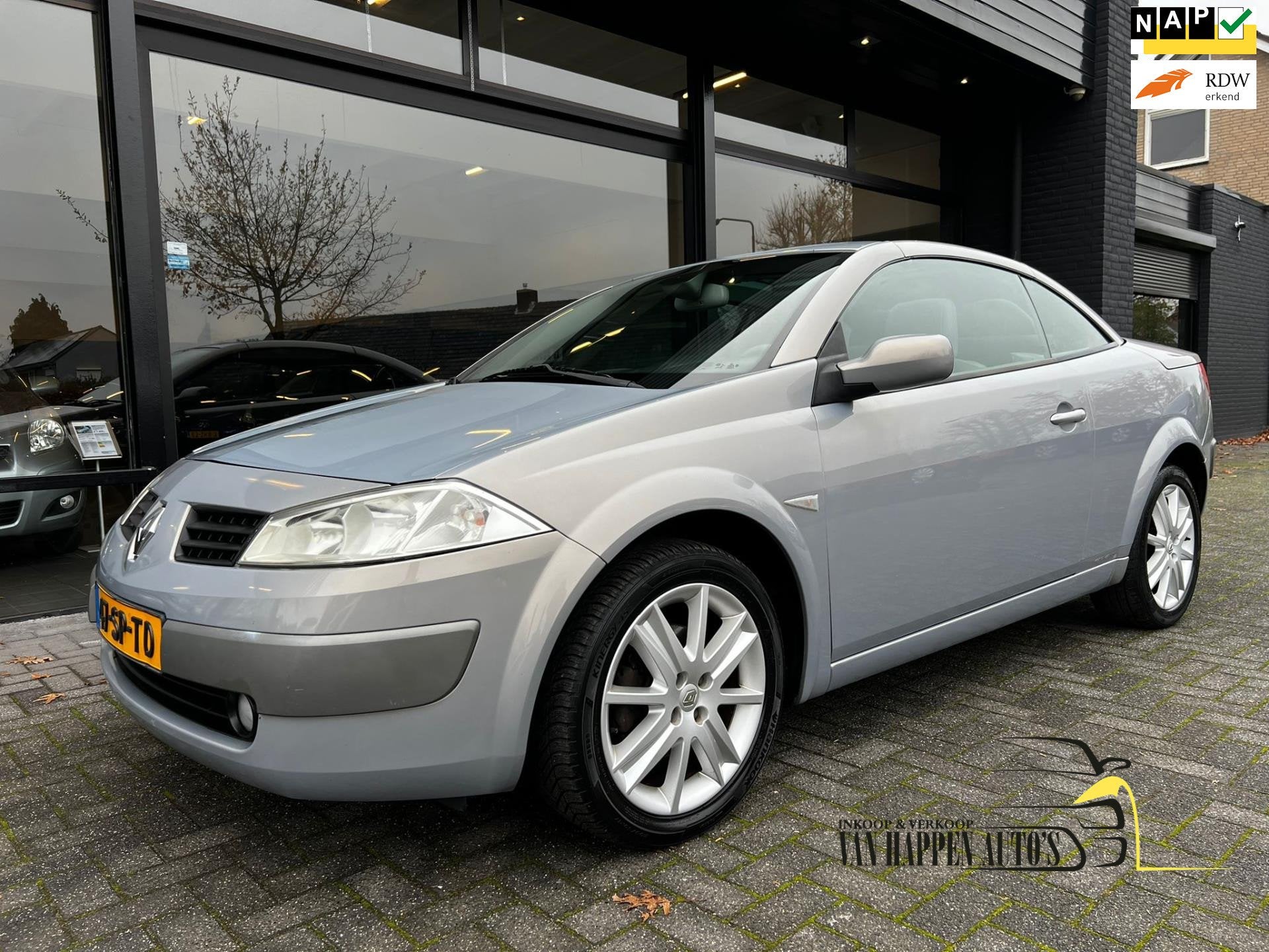 Renault Mégane Coupé-Cabriolet 2.0-16V Privilège Luxe, Voorwielaandrijving, 1998 cc, 135 pk, Gebruikt