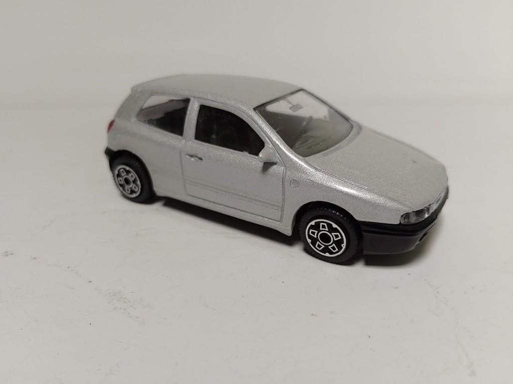 Fiat Bravo Bburago 1:43, Hobby en Vrije tijd, Modelauto's | 1:43, Ophalen of Verzenden, Nieuw, Auto, Overige merken