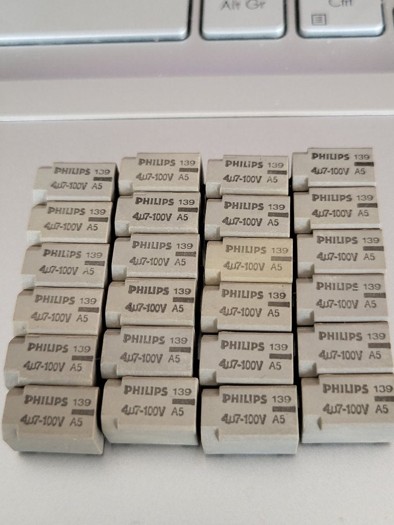 24x Long Life Aluminium Electrolytic Capacitor 4,7uF/100V, Ophalen of Verzenden, Nieuw