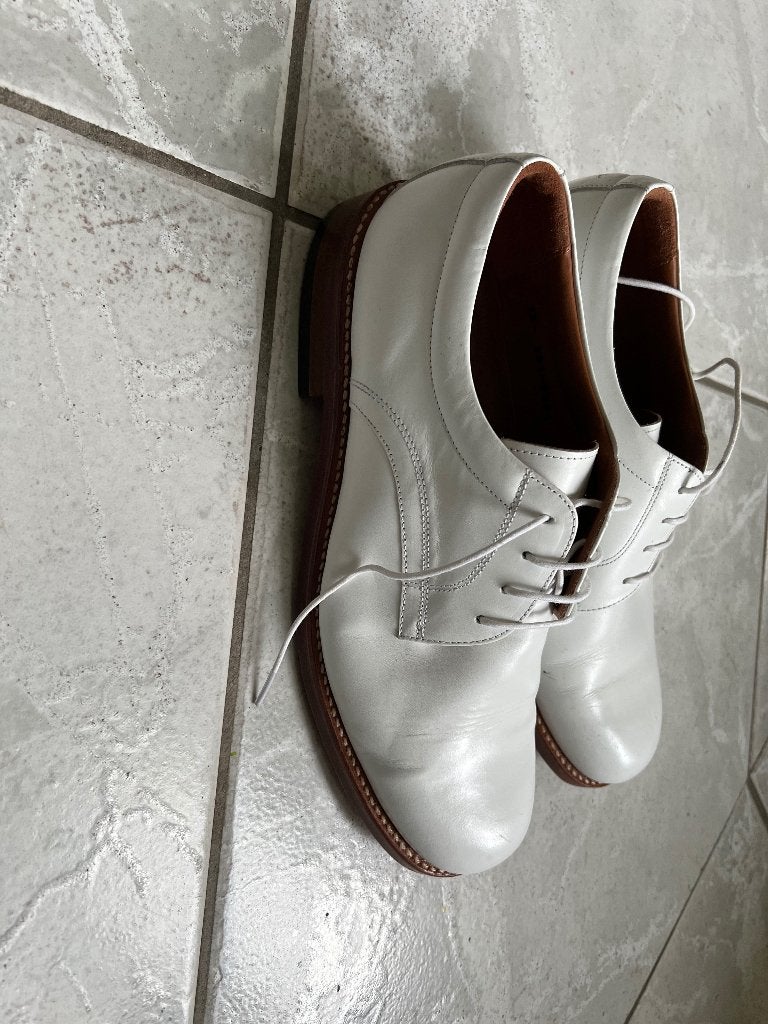 Z.G.A.N. paar witte schoenen van Defensie maat 9,5M. 44, Verzenden, Wit, Defensie, Zo goed als nieuw