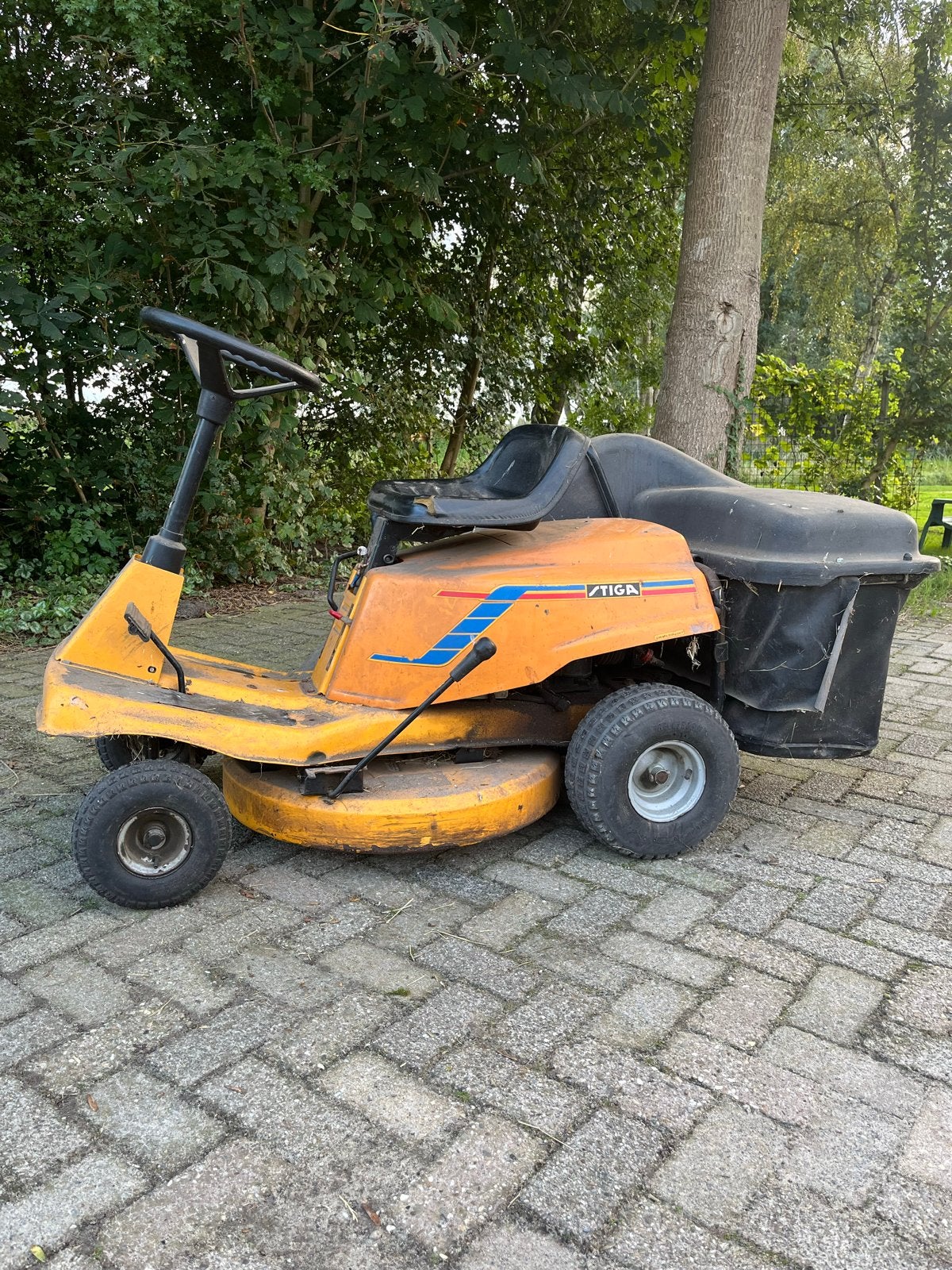 Stiga Garden zitmaaier, Ophalen, Cirkelmaaier, Gebruikt, Elektrische starter