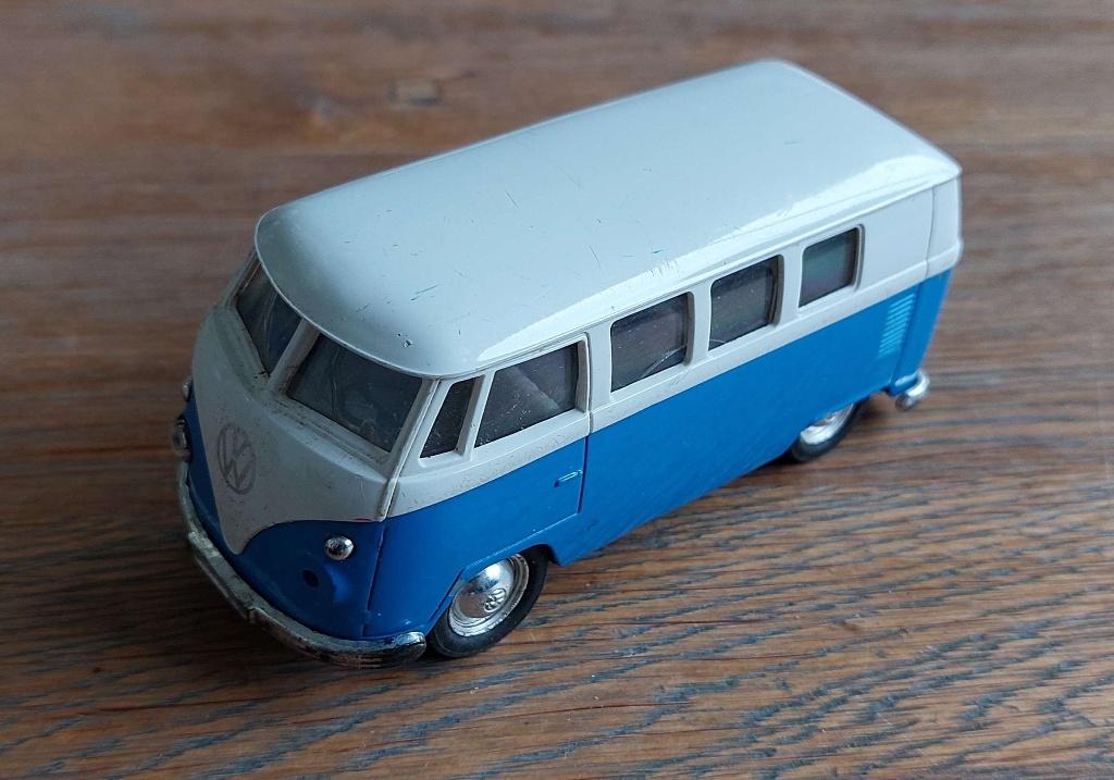 Welly VW bus 1963 T1 1/32, Ophalen of Verzenden, Zo goed als nieuw, Bus of Vrachtwagen, Overige merken