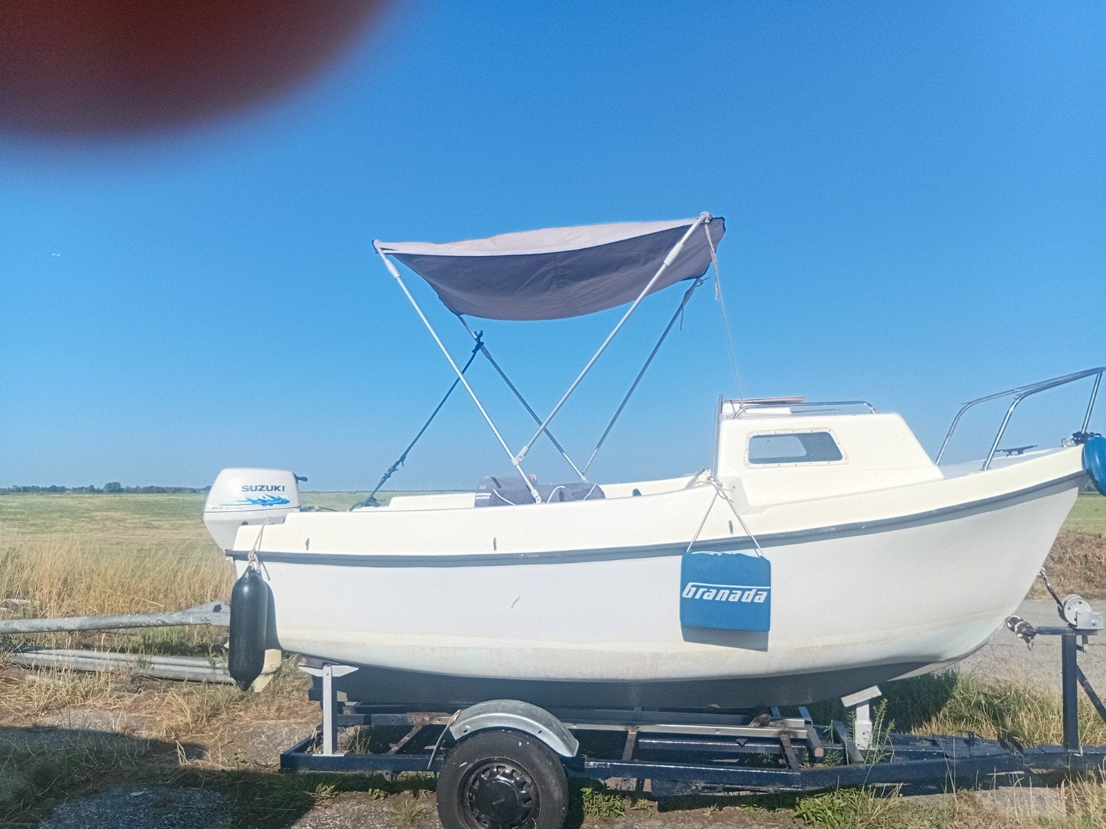 Visboot, trailer,5 luchtlkamers  15 pk Suzuki 4 stroke compl, Ophalen, Koffer of Tas