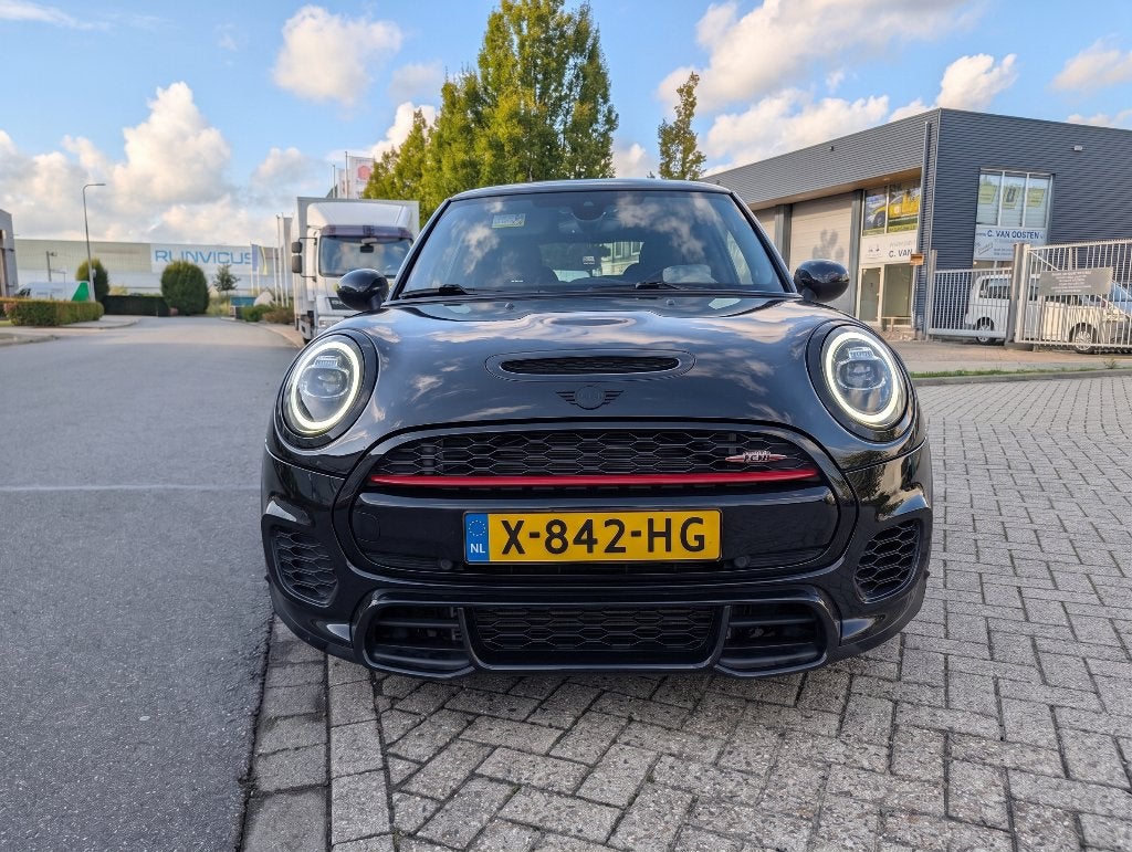MINI JOHN COOPER WORKS 2.0 | 301 PK | Virtual Cockpit | BBS, Zwart, 4 cilinders, 4 stoelen, Zwart