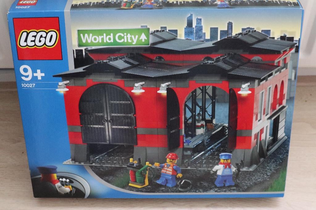 LEGO 10027 9 volt World City Train Engine Shed Trein nieuw, Ophalen of Verzenden, Nieuw, Complete set, Lego