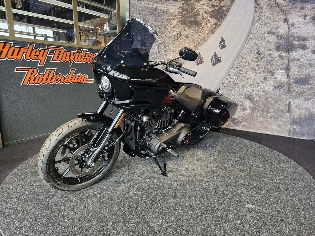 Harley-Davidson SOFTAIL FXLRST LOW RIDER ST Black Trim - Viv, Laan van Vredenoord 33
2289 DA  RIJSWIJK, NL, Bedrijf, Overig, Sales@harleydavidsonrotterdam.nl