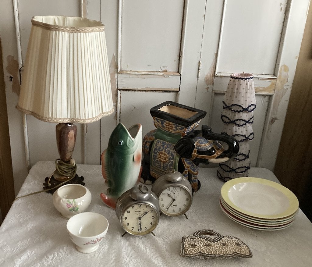 Brocante oude wekkers - pastel borden - spoelkommetje, Ophalen