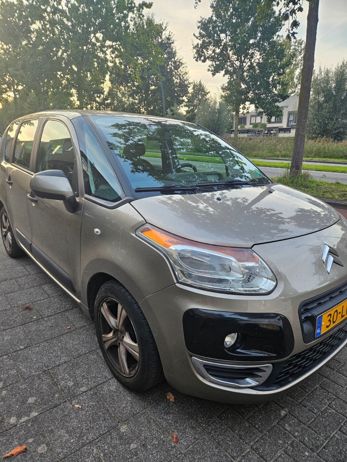 Citroën C3 Picasso 1.6 VTI 2010 Beige, Auto's, Voorwielaandrijving, 4 cilinders, Beige, Handgeschakeld